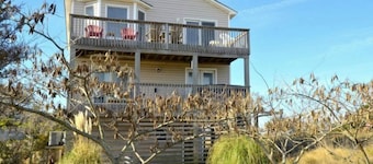 Seascape First Tee: Golf & Beach Retreat w/ Hot Tub