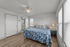 4 quartos, Wi-Fi de cortesia, roupa de cama