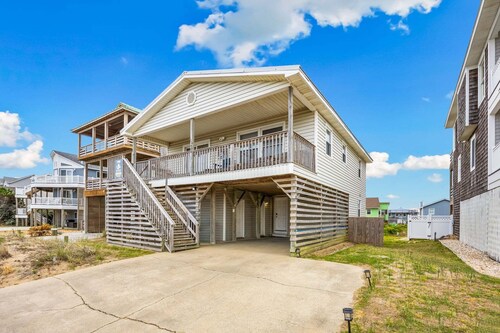 Timeless OBX Charm | Steps to the Beach