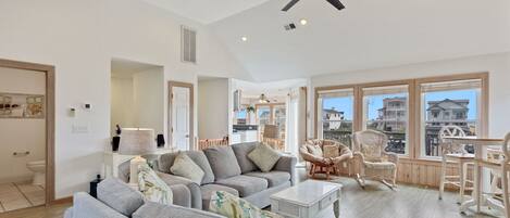 Télévision, cheminée, baby-foot, vidéothèque