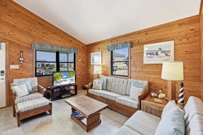 TV - 5215 Edwards * 3 Min Walk to Beach (Kill Devil Hills)