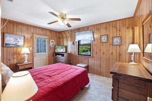 3 chambres, fer et planche à repasser, Wi-Fi gratuit, draps fournis