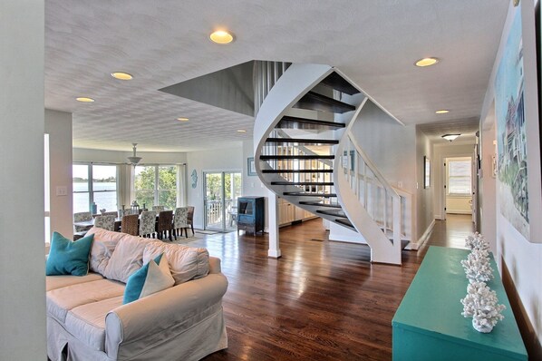 Televisión, futbolito y tenis de mesa 