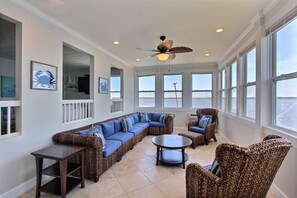 Televisión, futbolito y tenis de mesa 