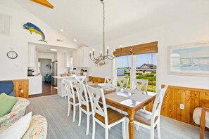 Dining - 6205 Markel * 4 Min Walk to the Beach (Nags Head)