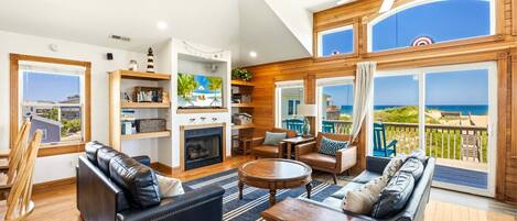 Flat-screen TV, fireplace, stereo