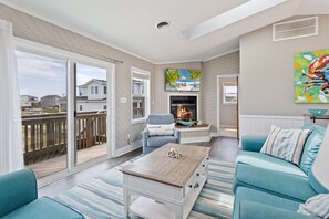 TV - 7078 Island Time * 2 Min Walk to Beach * Hot Tub (Nags Head)