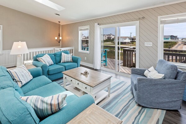 TV - 7078 Island Time * 2 Min Walk to Beach * Hot Tub (Nags Head)