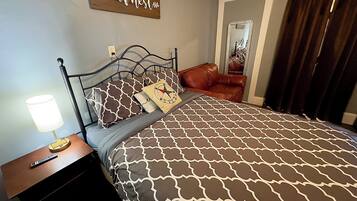 1 bedroom, desk, iron/ironing board, free WiFi