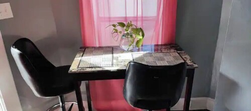 Entire Private Studio; Only minutes to Downtown  Indianapolis. 