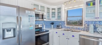 3br Oceanfront Duplex, views, sunrise!