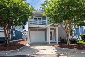 Exterior - Spacious 3BR Home | Pool, Waterpark & Near Beach (Kill Devil Hills)