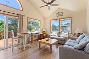 TV, fireplace, stereo - 1624 The Sand Piper *8 Min Walk to Beach (Corolla)