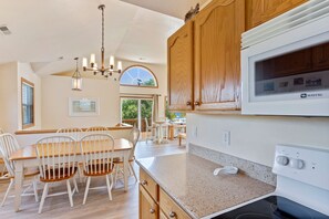 Interior - The Sand Piper: Pool, Hot Tub, 7-Min Walk to Beach (Corolla)