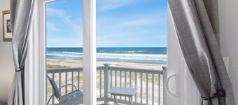 4000 Fragile Magic * SUPER Oceanfront * Hot Tub * Pier Views