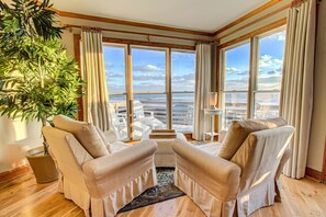 TV, fireplace, DVD player