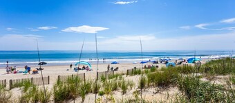 4020 Gardners Hut * Oceanfront * Walk to Dining