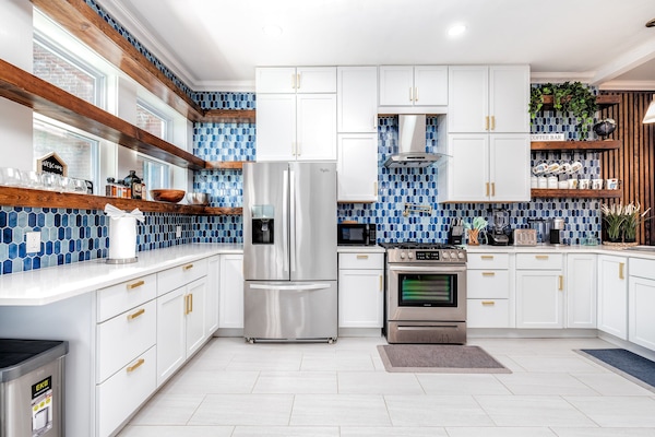 Frigorífic, microones, forn i placa de cuina