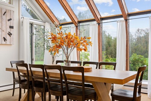 Red Clover Farmhouse-5 bedroom near Killington