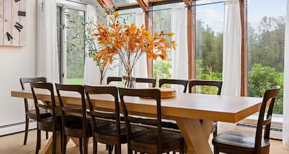 Red Clover Farmhouse-5 bedroom near Killington