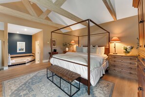 1 bedroom, iron/ironing board, free WiFi, bed sheets - Red Clover Inn Majestic King Suite near Killington (Mendon)