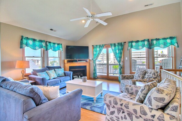 Televisión, chimenea y tenis de mesa 