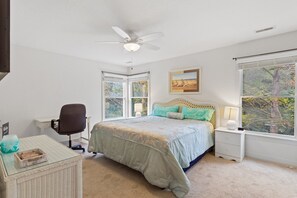 3 bedrooms, desk, free WiFi, bed sheets - Family Townhouse w/ Pool, Games & Dog-Friendly Patio (Kill Devil Hills)