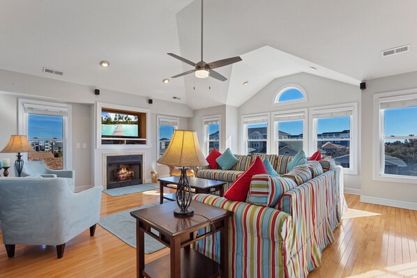 Televisión, chimenea