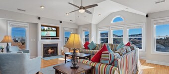 5213 Sandy Feet Retreat *4 Min Walk to Beach*pool