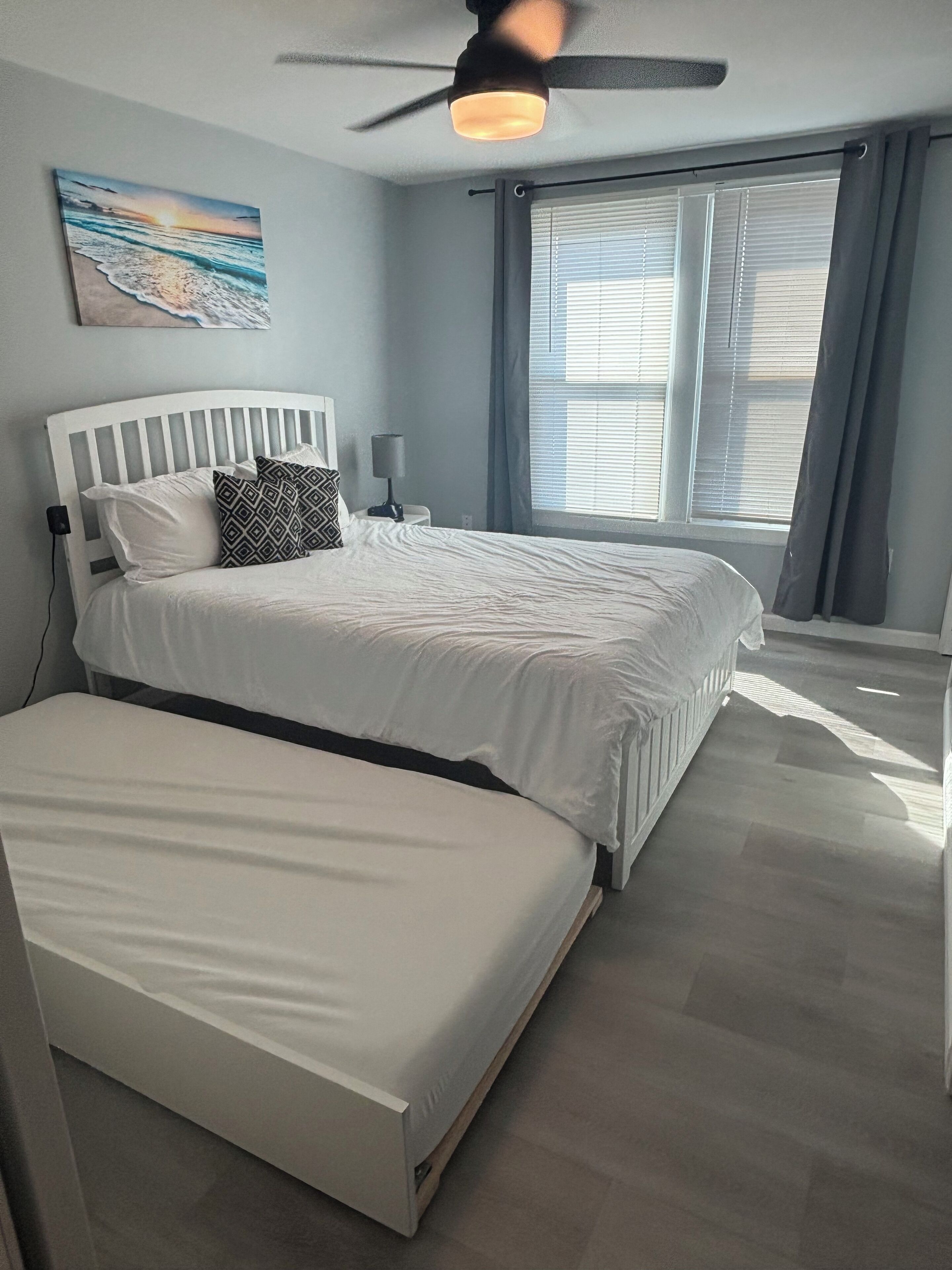 2 bedrooms, desk, travel cot, free WiFi