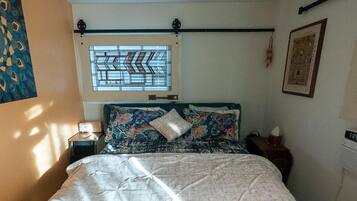 1 soverom, strykejern/-brett, wi-fi (inkludert) og sengetøy