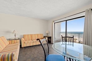 Condo (The Summit Unit 512 (1/1)) | Fachada