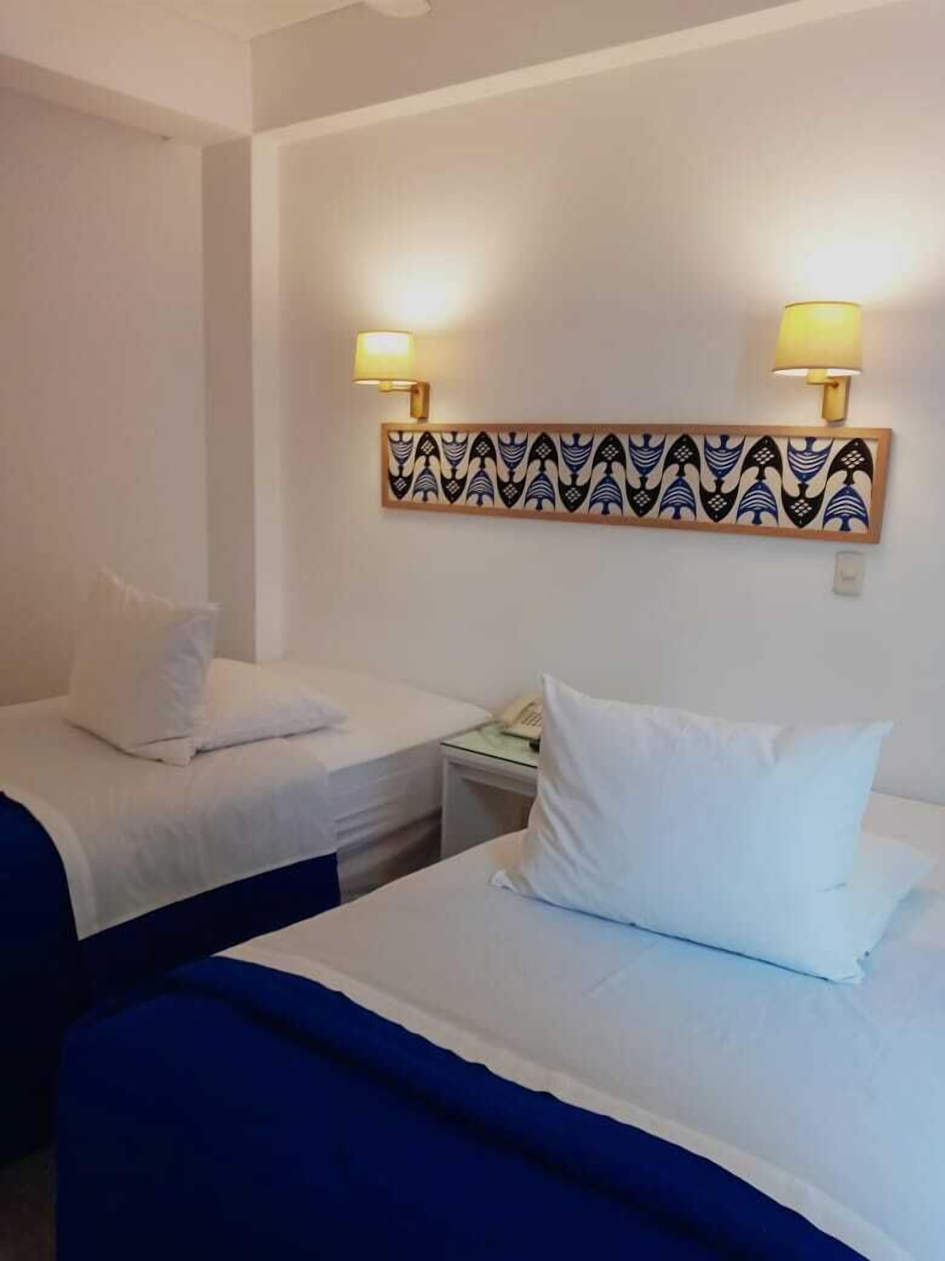 classic double room, 2 single beds, non smoking, ensuite | 1 bedroom, soundproofing, free wifi, bed sheets