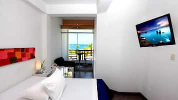 Premium Room, 1 Double Bed, Balcony, Beach View | Soundproofing, free WiFi, bed sheets