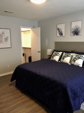 3 soverom, skrivebord, strykejern/-brett og wi-fi (inkludert)