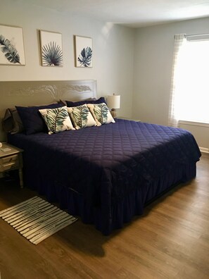 3 bedrooms, desk, iron/ironing board, free WiFi