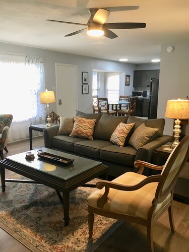 LRAFB Cozy CrashPad 1.5 m from back gate of Air Base!