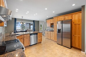 Fridge, microwave, oven, stovetop - Lake Michigan Beachfront Home Near Mackinac Ferry (Moran)
