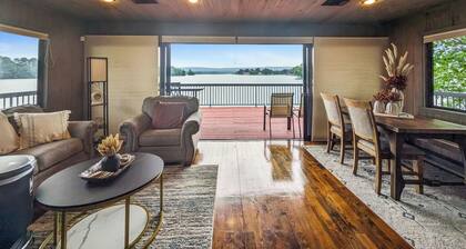 Cheerful 1-Bedroom 2-Bath Lake House Experience!!!