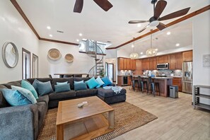 Smart TV, videojuegos, futbolito y tenis de mesa