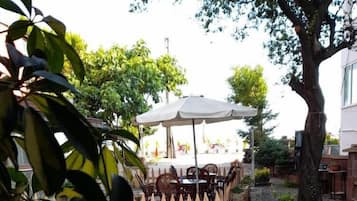 Free daily local cuisine breakfast