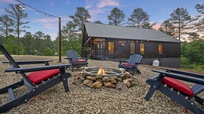 المنطقة المحيطة بالمنشأة