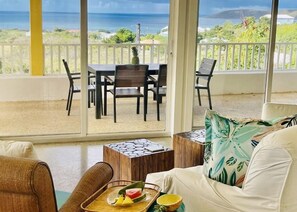 Télévision, espaces bureaux, imprimantes