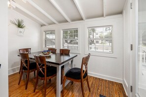 Dining - Pet Friendly Cottage! One short block to beach! Walk to shops and dining! (St. Simons Island)