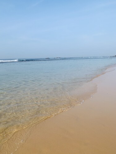 Lovely Two Bedroom Apartment near Unawatuna beach.
