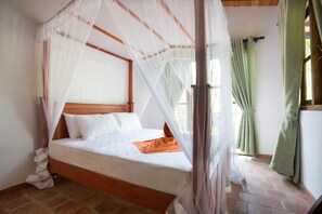 3 habitaciones, escritorio, tabla de planchar con plancha y wifi gratis 
