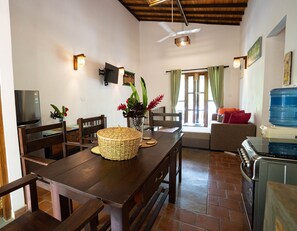 Interior - Lovely Two Bedroom Apartment near Unawatuna beach. (Unawatuna)