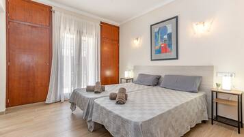 4 dormitorios, caja fuerte, wifi gratis y ropa de cama