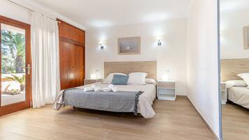 4 sovrum, vÀrdeförvaringsskÄp pÄ rummet, gratis wi-fi och sÀngklÀder