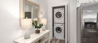 Beach Cottage with large deck-One short block to beach-Walk to shops and dining!